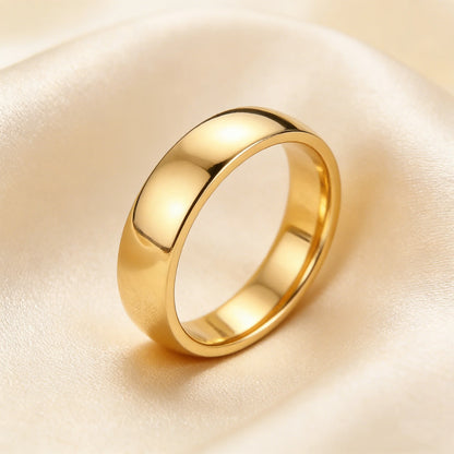 Classic gold band ring