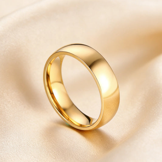 Classic gold band ring